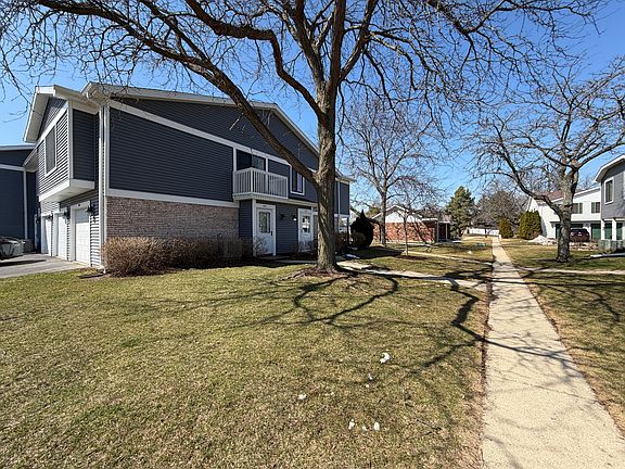2nd image of 380 Pierce Ct