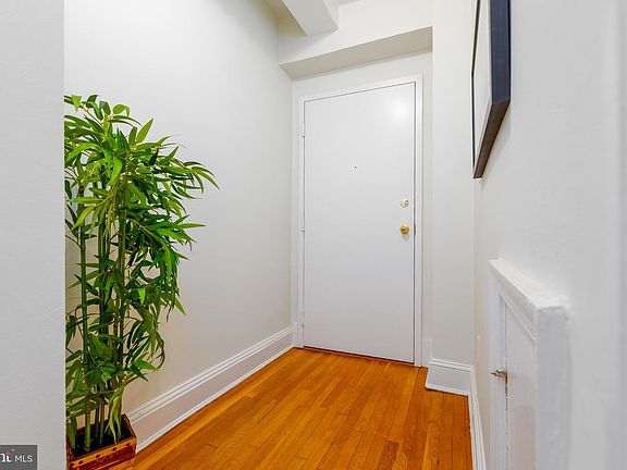 3rd image of 1875 Mintwood Pl NW APT 35