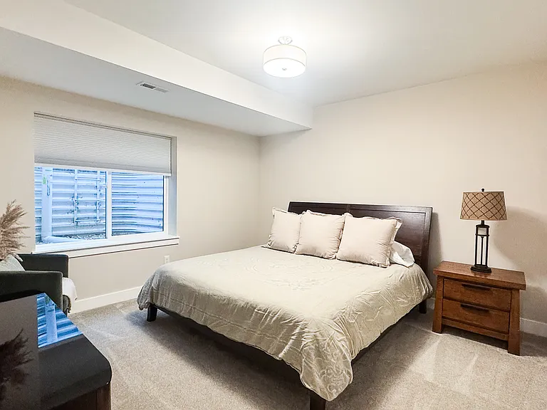 2352 Irving St — Photo 29