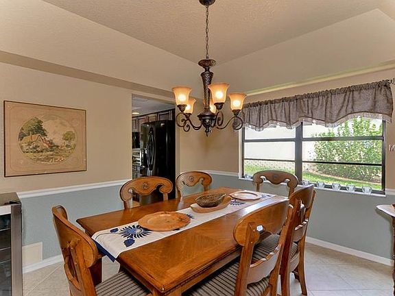 5th image of 2555 Brimhollow Dr