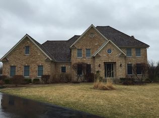 270 Honey Lake Ct, North Barrington, IL 60010