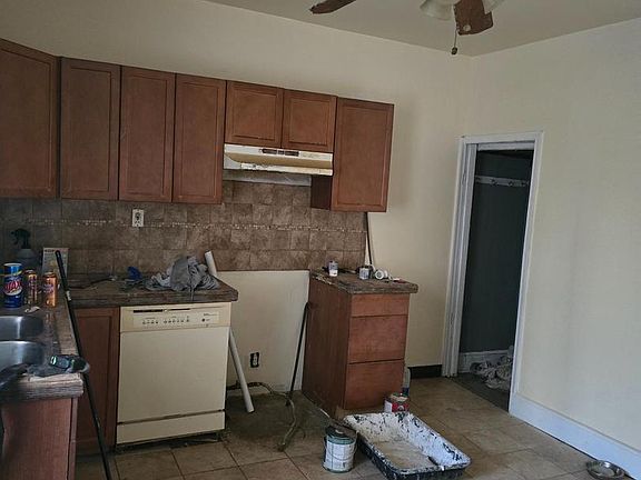 2nd image of 2337 W Sergeant St