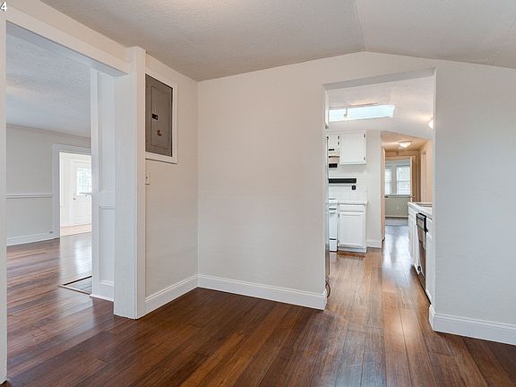 5th image of 173 NE 28th Ave