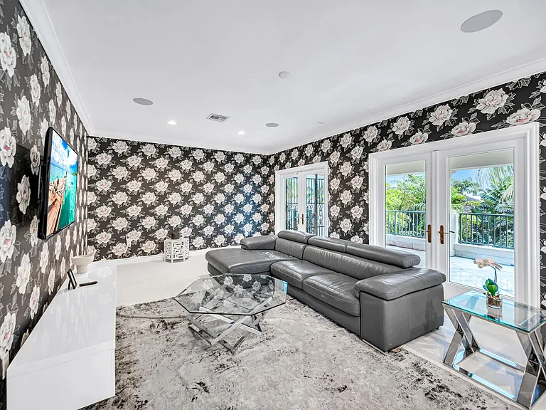 709 Idlewyld Dr — Photo 45