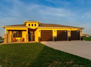 2018 Spaulding Ln, Grinnell, IA 50112