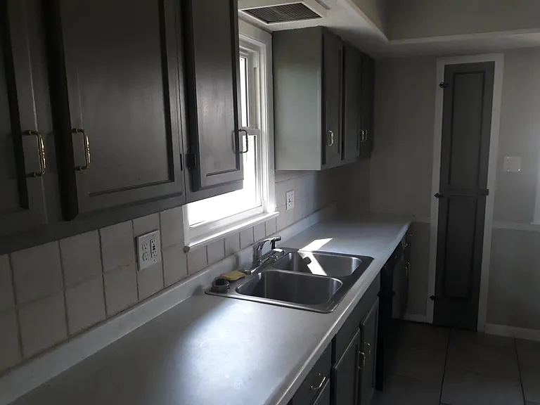 707 E Carol St — Photo 10