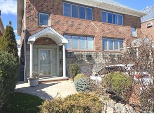 20-42 146th St #1, Whitestone, NY 11357