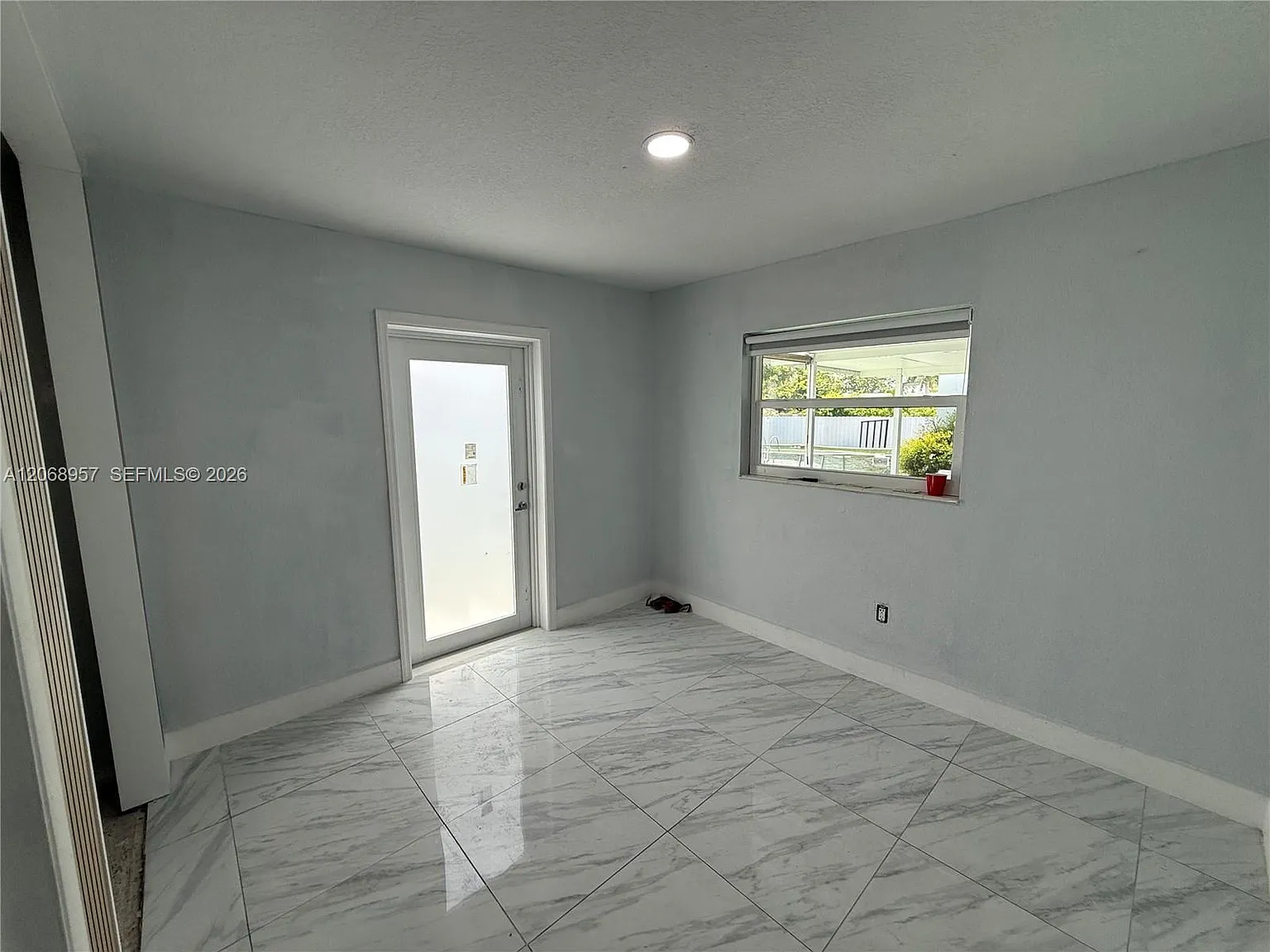 Carol City Gdns 1st Addn — Photo 4