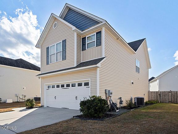 3rd image of 3015 Ramble Drive NE