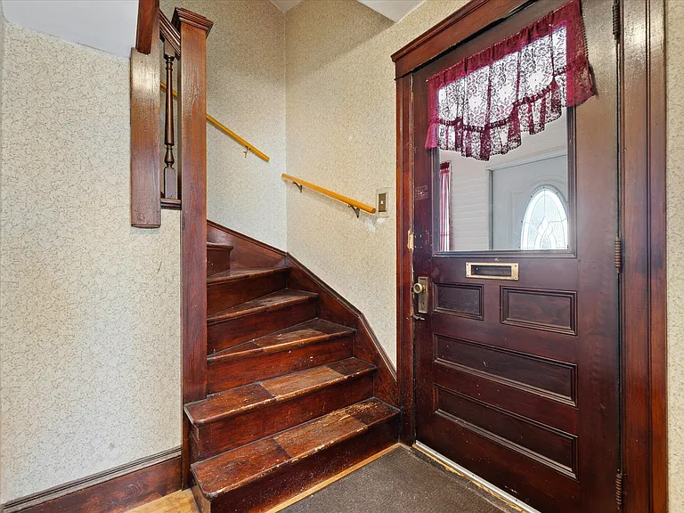 17 5th Ave #1 — Photo 16