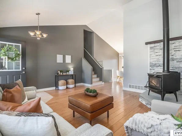 17745 Edna St, Omaha, NE 68136