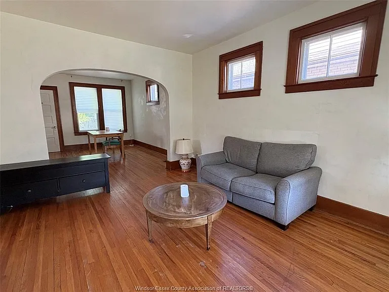 855 Edward Ave — Photo 10