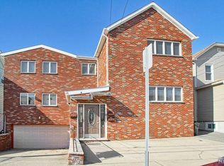 451 9th St #B, Fairview, NJ 07022