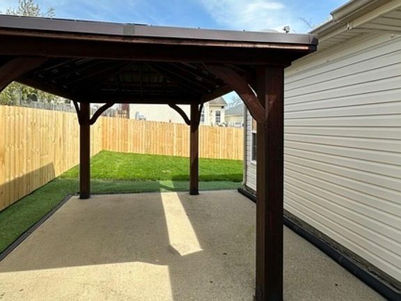 3rd image of 1149 Parliament Way
