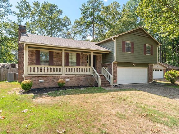 3rd image of 6 Clover Ct