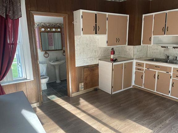 5th image of 6556 Pine St