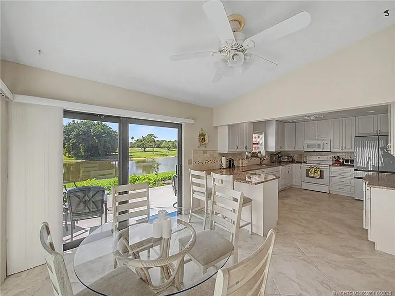 3382 SW Bobalink Way — Photo 4