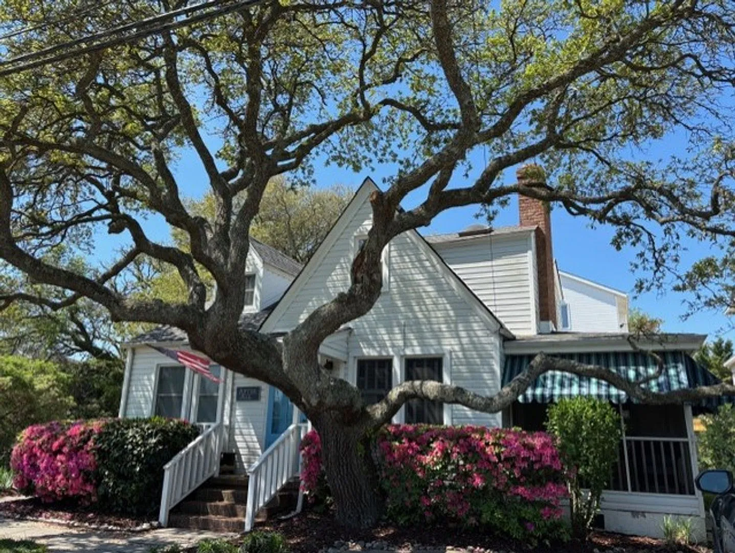 North End — Photo 1
