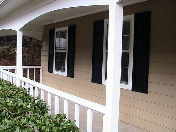 Covered front porch.