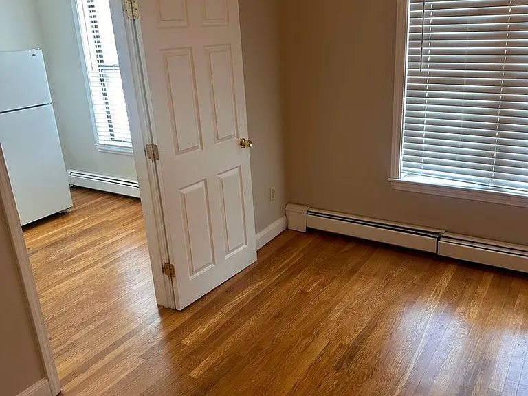 2 Chesterton St #2 — Photo 8