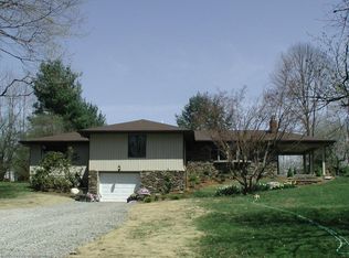 332 Oakford Rd, Waverly, PA 18471