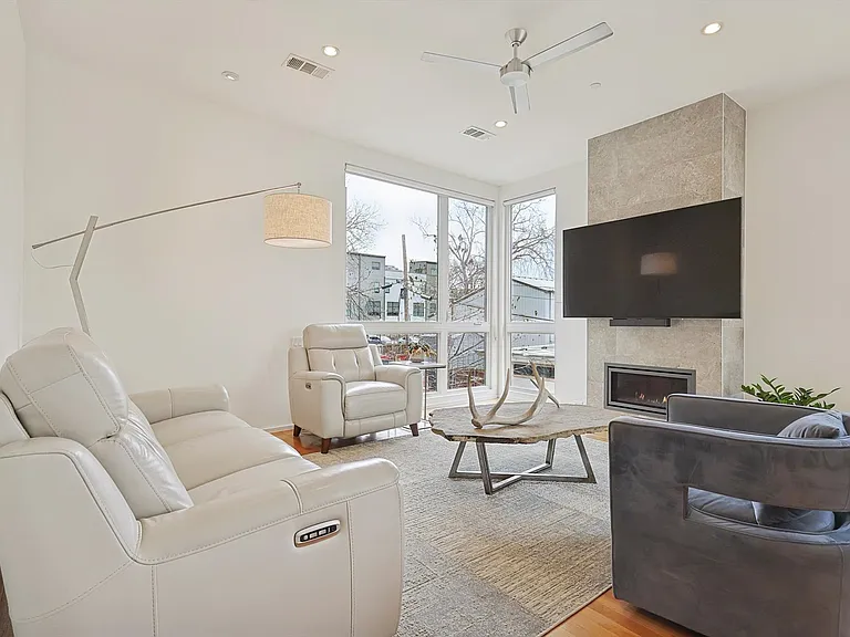 2706 Throckmorton St #D — Photo 11