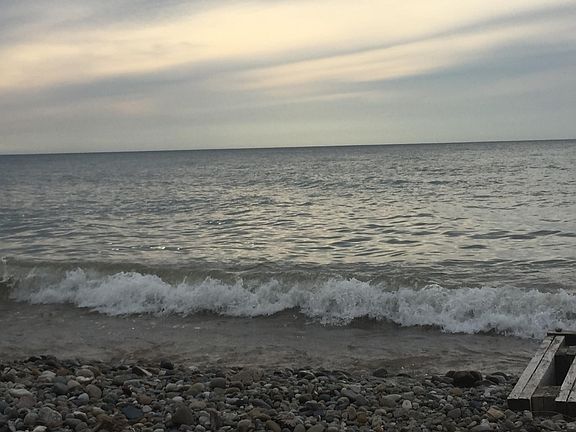 Lake Michigan a stone_s throw away!