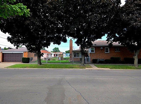 4th image of 3648 Harvey Ave
