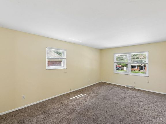 5th image of 10660 Bridlepath Ln