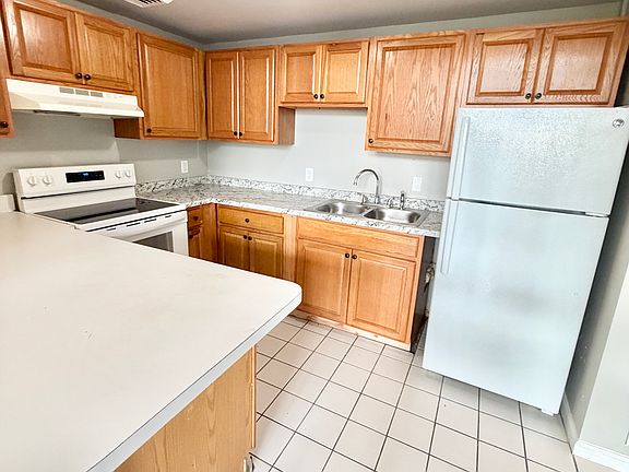 2nd image of 279 Chapel St #1J