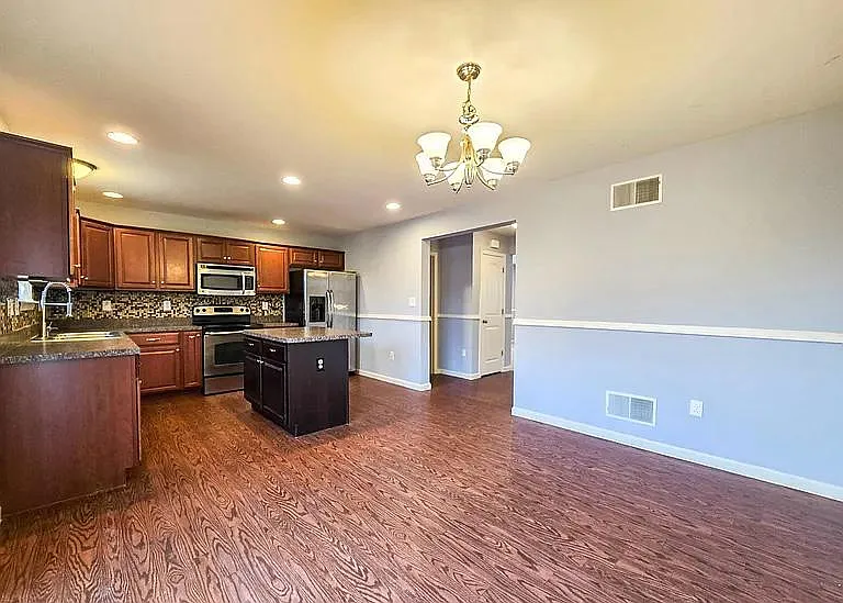 6419 Creekbend Dr #77 — Photo 9
