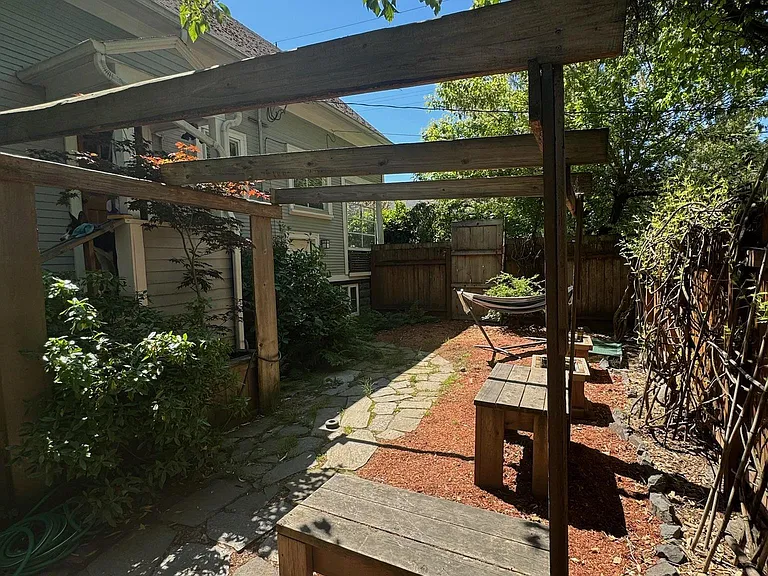634 NE 28th Ave — Photo 45