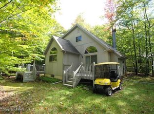 1104 Wissinoming Dr, Pocono Lake, PA 18347