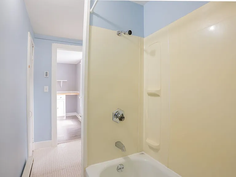 427 Delaware Ave — Photo 10
