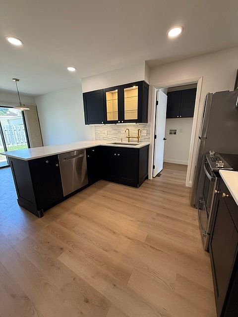 1st image of 853 Peach Hill Dr