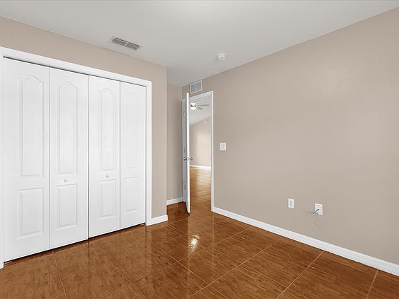 4th image of 692 Reindeer Dr