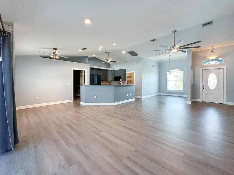 13280 Foresman Blvd — Photo 6
