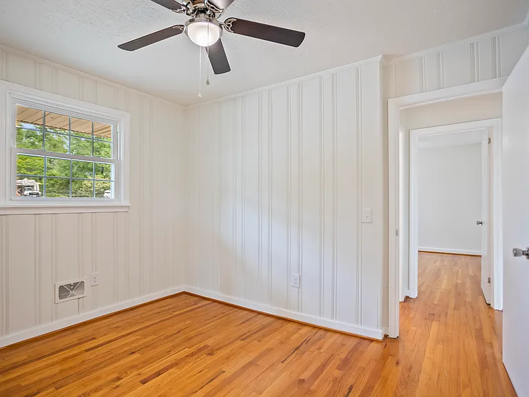 1831 Courtney Dr — Photo 10