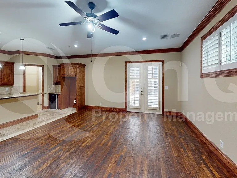 4516 Gilbert Ave — Photo 7