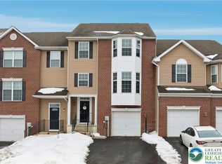 5200 Spring Ridge Dr, Macungie, PA 18062