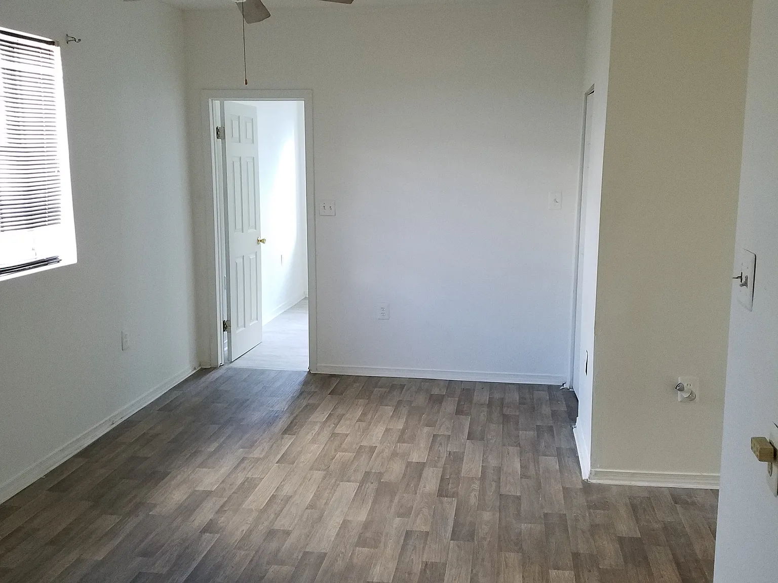 1 bed, $1,000 — Photo 1
