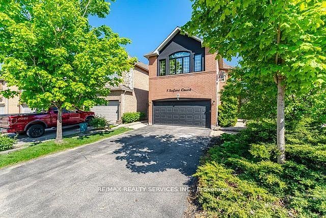 1st image of 8 Safari Ct