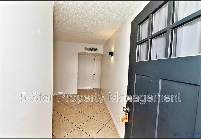 10565 Murphy St — Photo 5