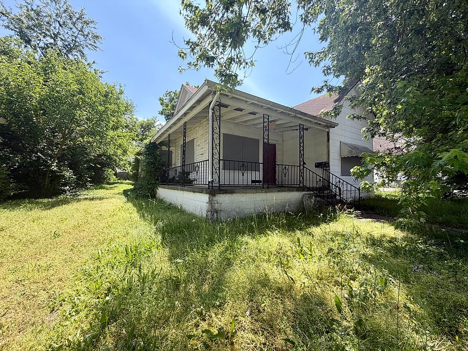 2nd image of 620 S Douglas Avenue