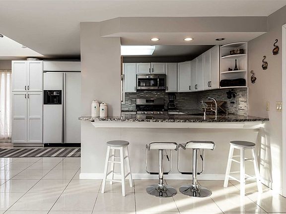 2nd image of 34 Henderson Ave