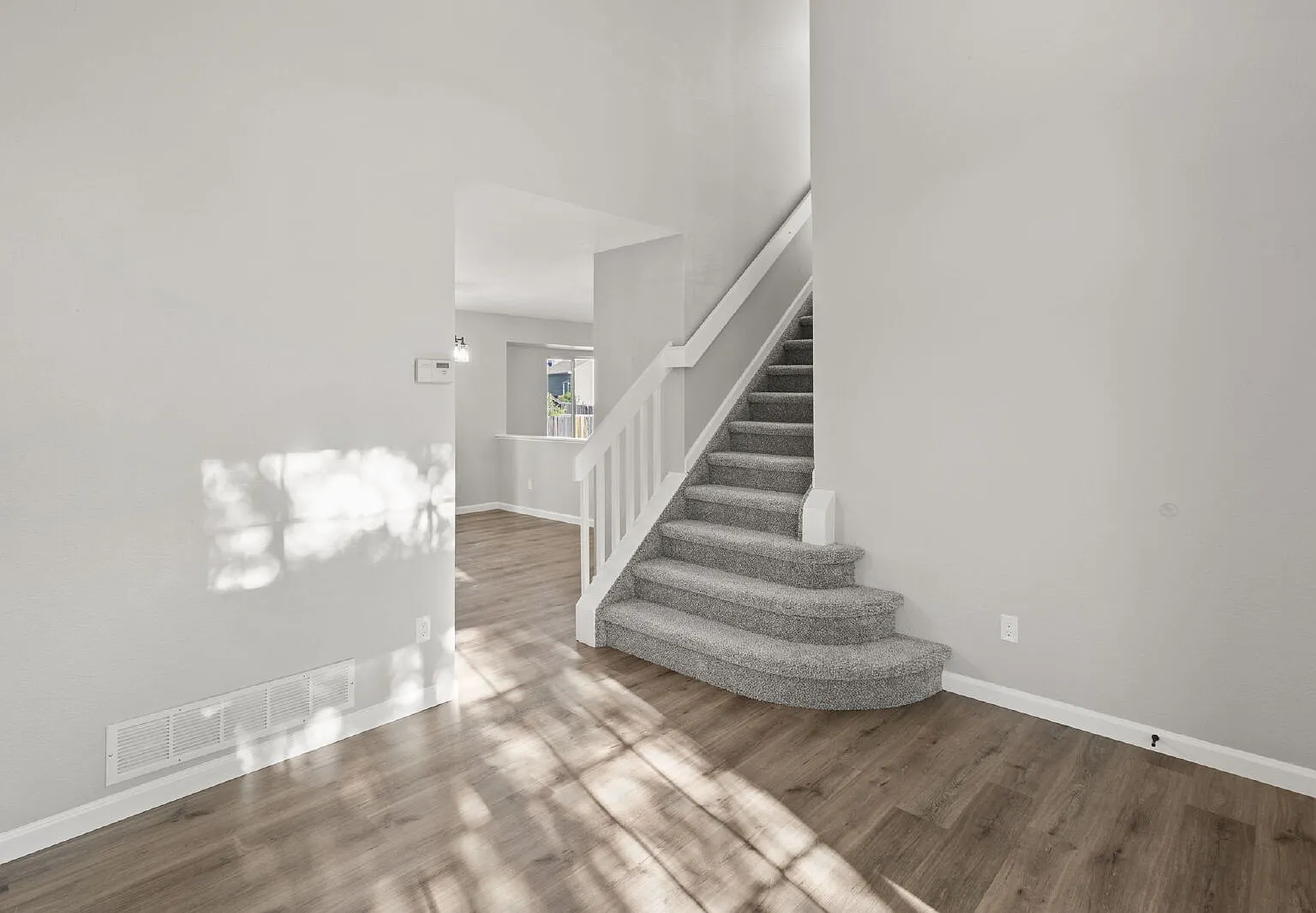 3 bed, 2.5 bath, 1706 sqft, $2,495 — Photo 4