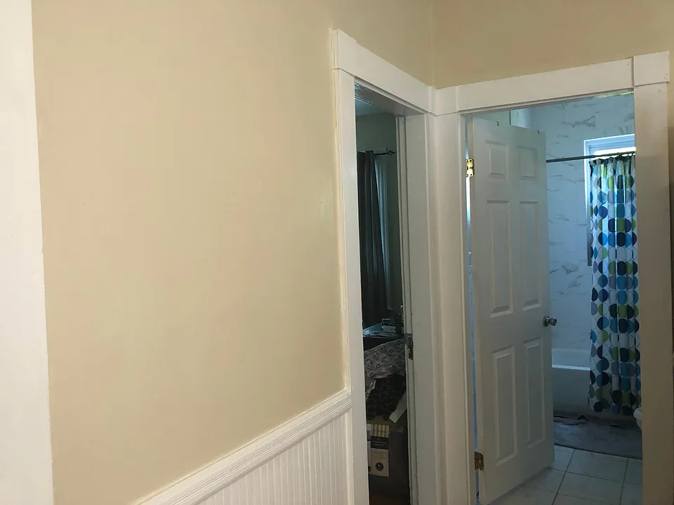 Bathroom next to bedroom 4