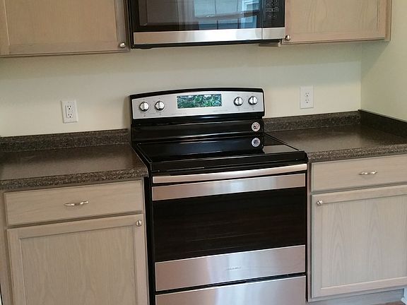 3rd image of 158 Park Dr