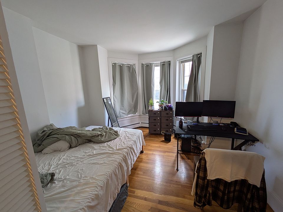 1st image of 110 Concord Ave #1