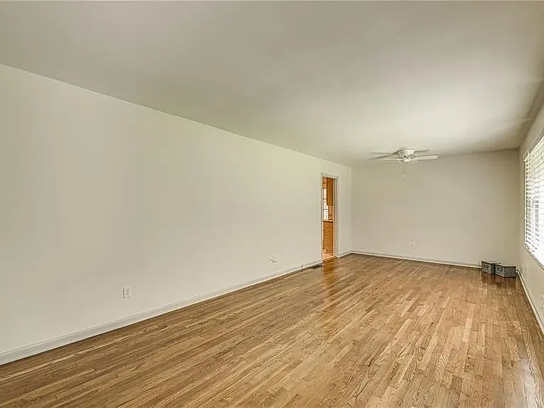 2340 Burch Cir — Photo 11